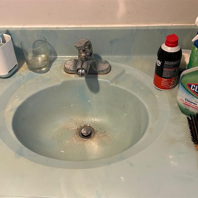 Sink before cleaning