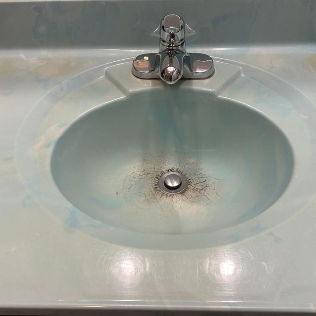 Sink after cleaning